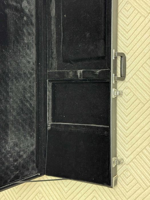 Жесткий кейс для электрогитар Fernandes