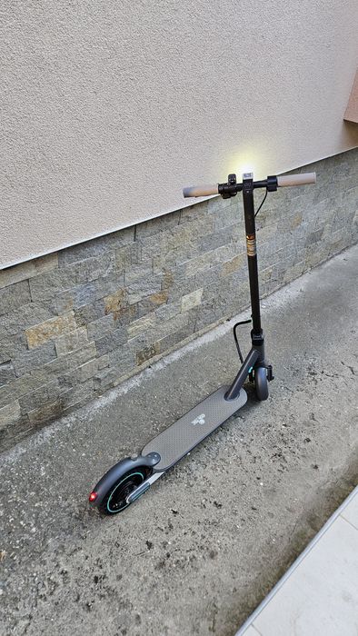 Продавам Електрическа тротинетка модел V8 (XIAOMI EL SCOOTER 4)