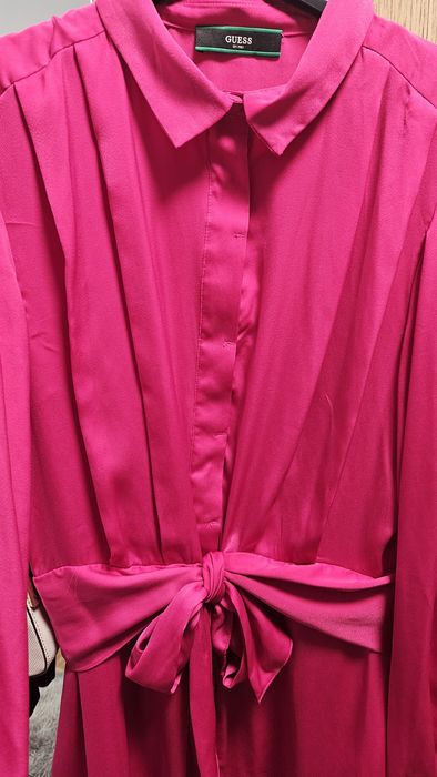 Рокля Guess, фуксия