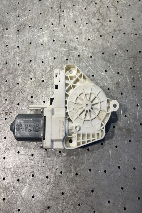 Motoras macara geam spate dreapta 8K0.959.812.A Volkswagen VW Touareg
