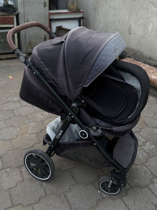 продам коляску Tomix