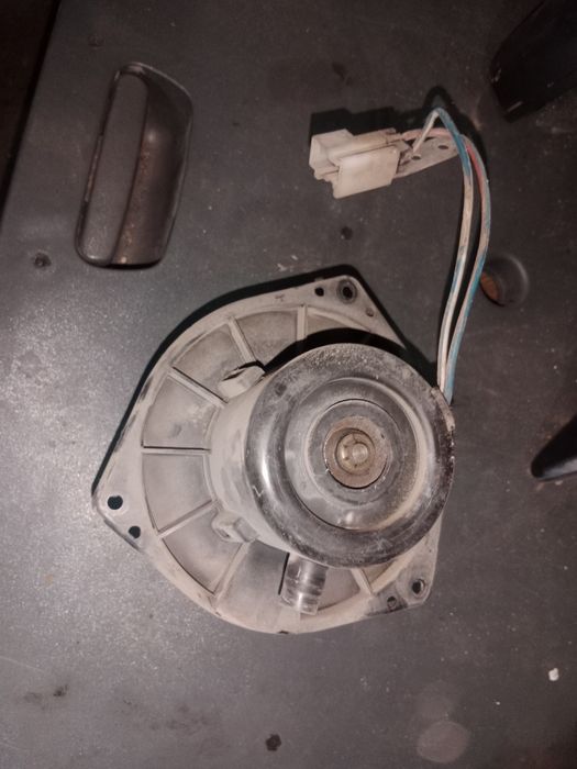 Моторчик печки Ниссан примера р10