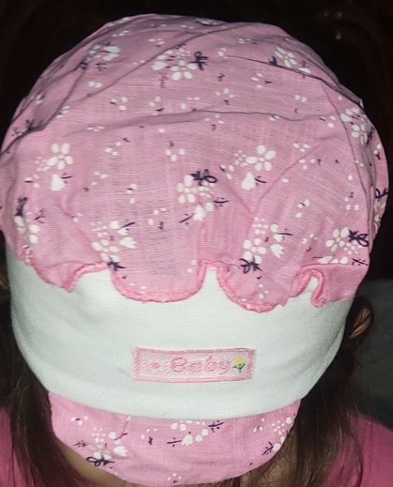 Кепочки разные на мальчика и девочку