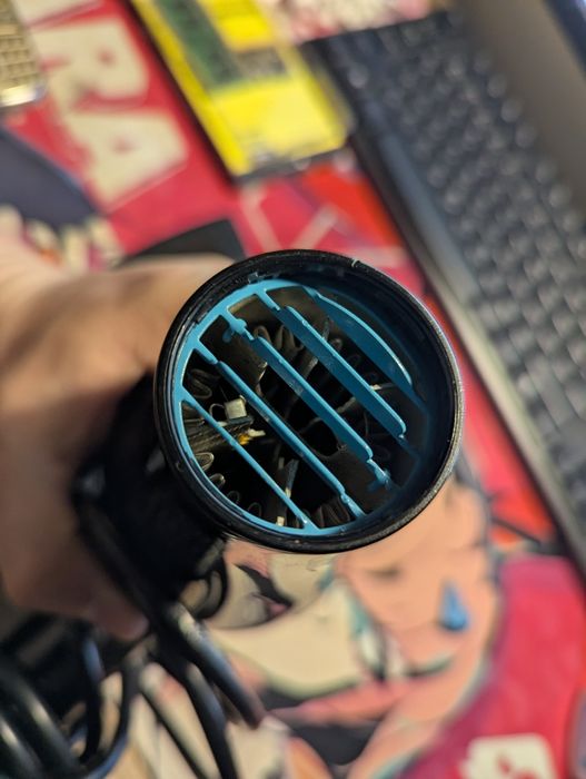Фен Philips Dry Care Pro 2100 (BHD272)
