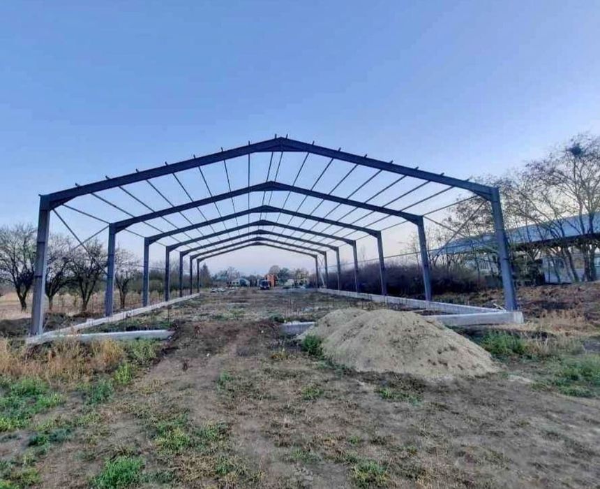 Construiesc hale si structuri metalice complete din profile cu teava