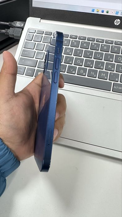 Продам айфон 12 128гб