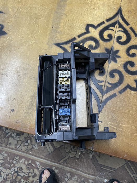 Продам середину на ауди 100с4 а6 с4