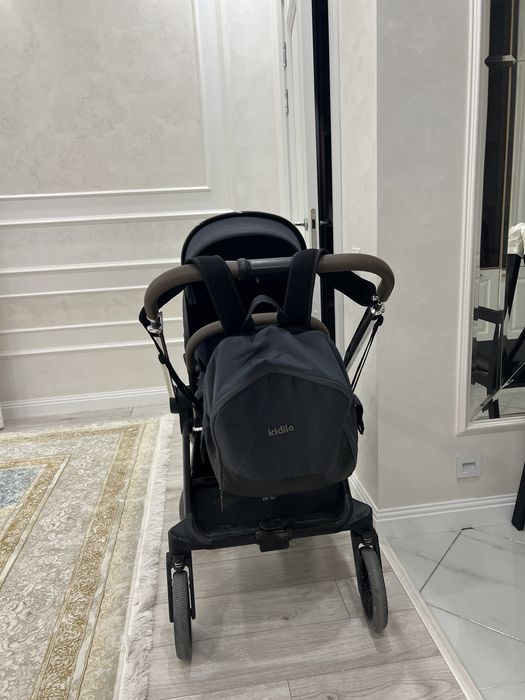 Коляска прогулочная Kidilo D900, черный, серый