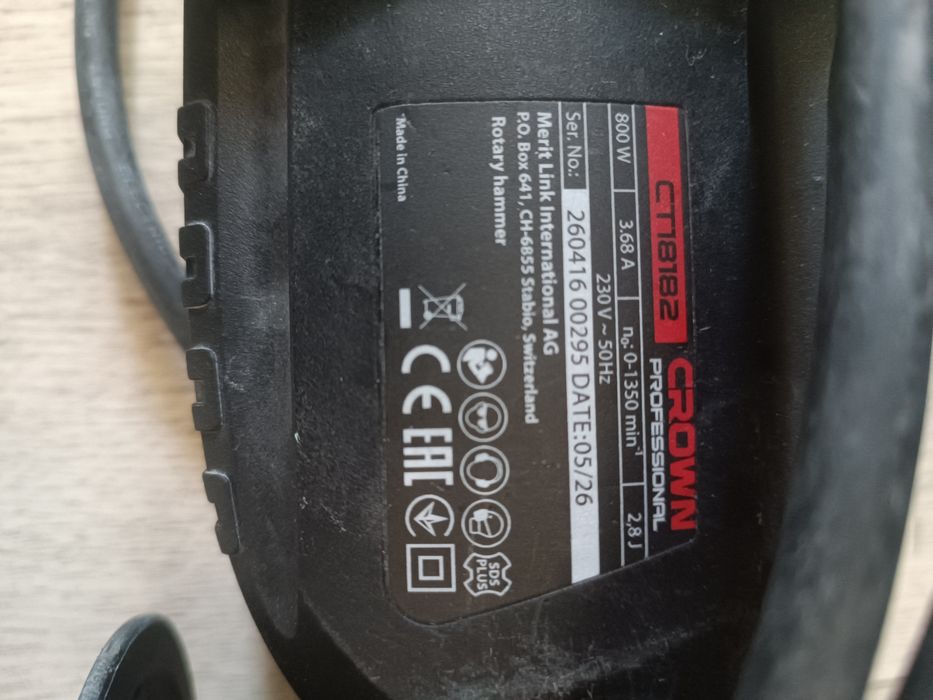 CROWN Professional CT18182.