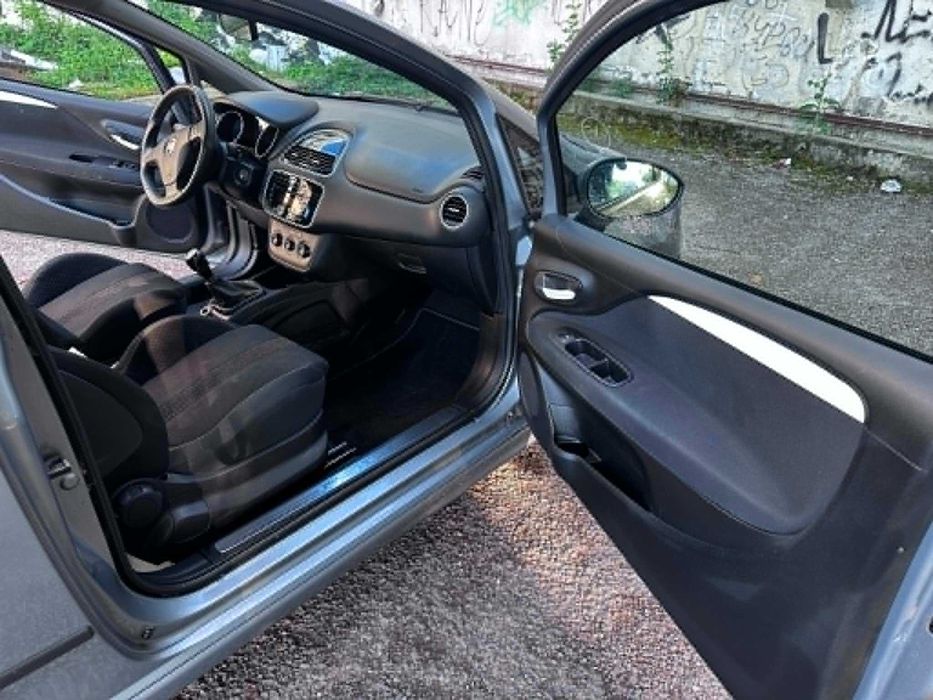 Fiat Punto 1.3 дизел Multijet Evo 95 к.с 2010 година