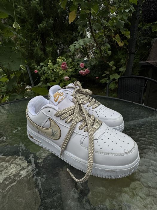 Nike Air Force 1 ’07 Essential – бяло/златно