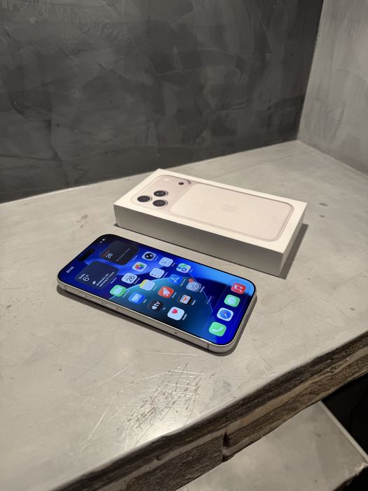 КАТО ЧИСТО НОВ Iphone 17 Pro Max Silver