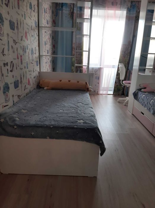 Продам б/у детскую мебель