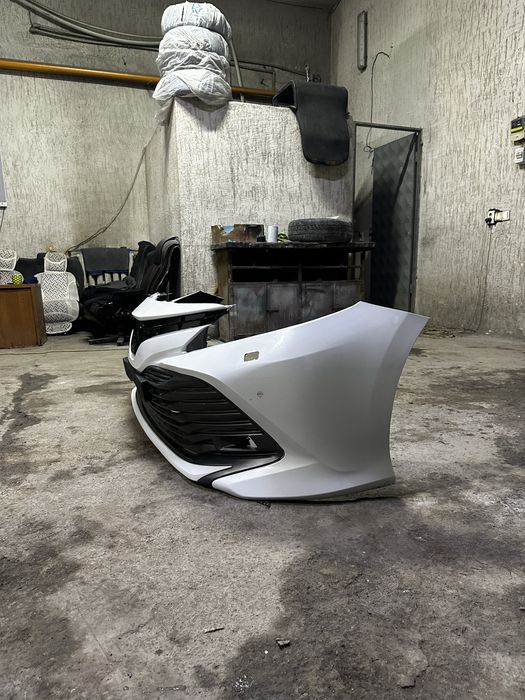 Продам бампер Тайота Камри 70