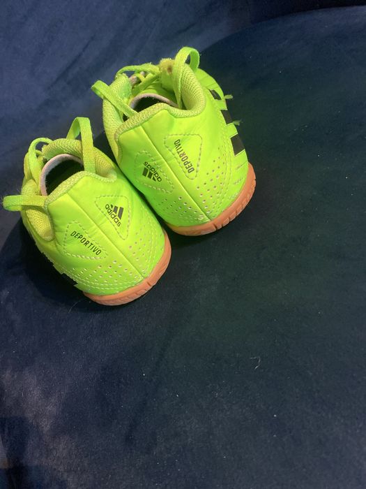 Incaltaminte pentru fotbal marimea 33