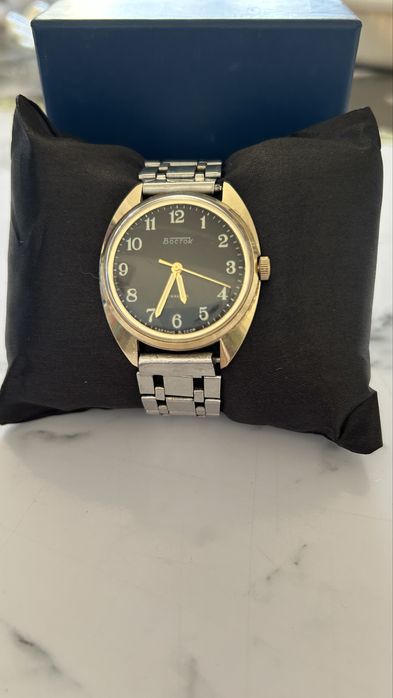 Продам наручные часы Восток производства СССР