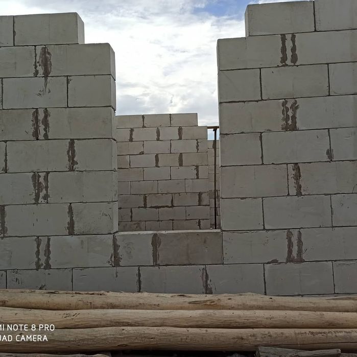 Кладка кирпича  газаблок