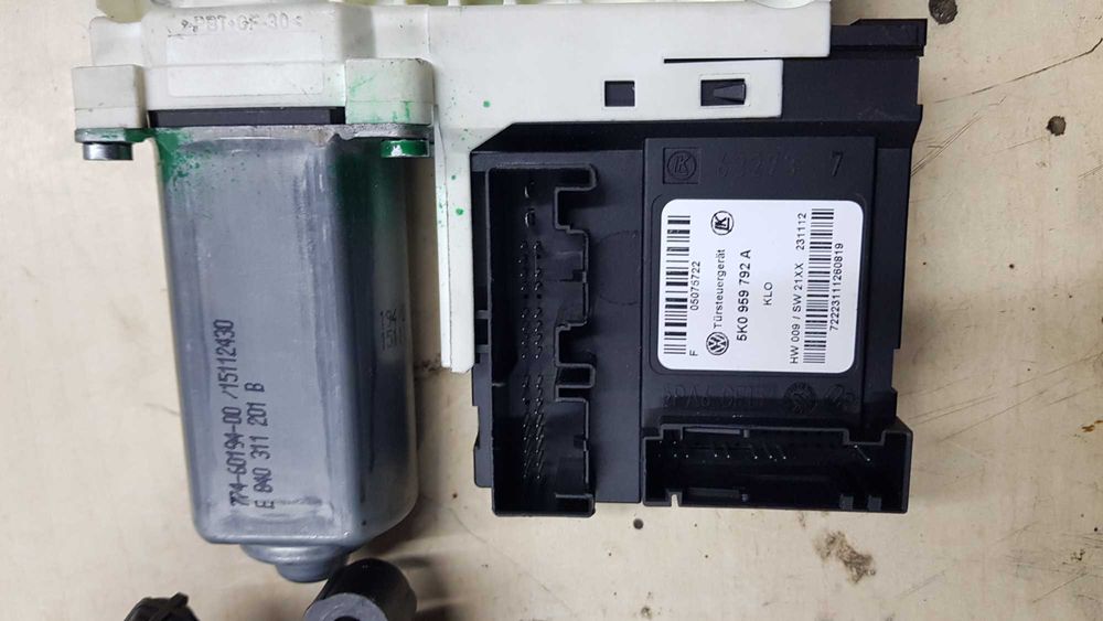 Vînd motoras geam usă stînga față,dreapta față, dreapta spate, vw2014