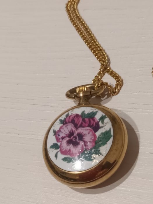 Vand ceas de dama mecanic cu lantisor