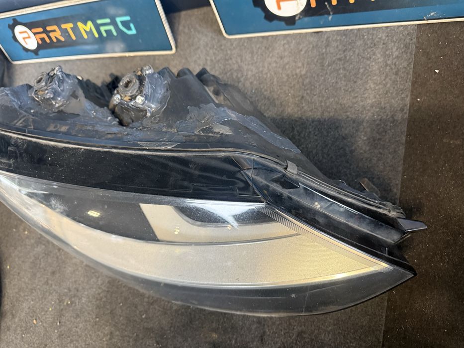 Преден десен фар за VW Sharan