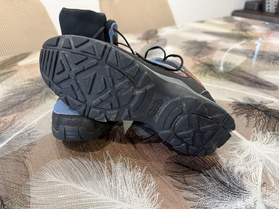 Ботуши адидас номер 37