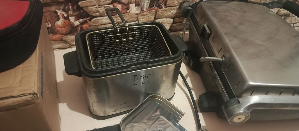 Продам Фритюрница титан