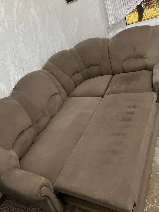 Угловой диван для гостинной