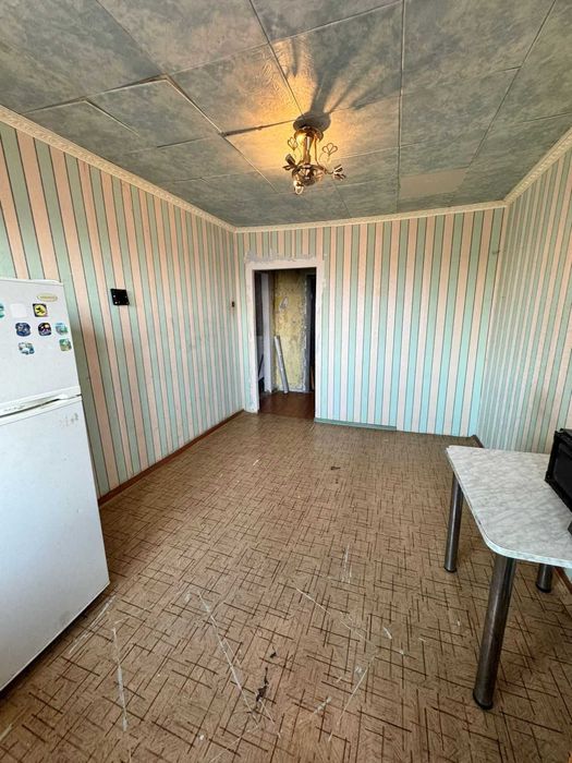 продам 2 комнатную на Есетке