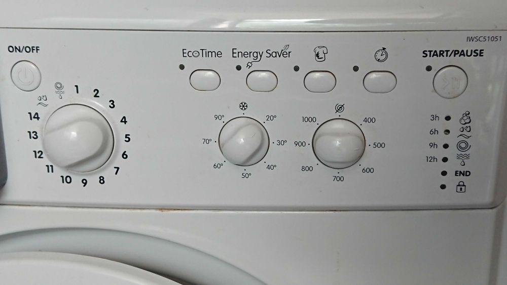 Пералня Indesit SLIM 5KG A+ свободностояща, предно зареждане с лека забележка