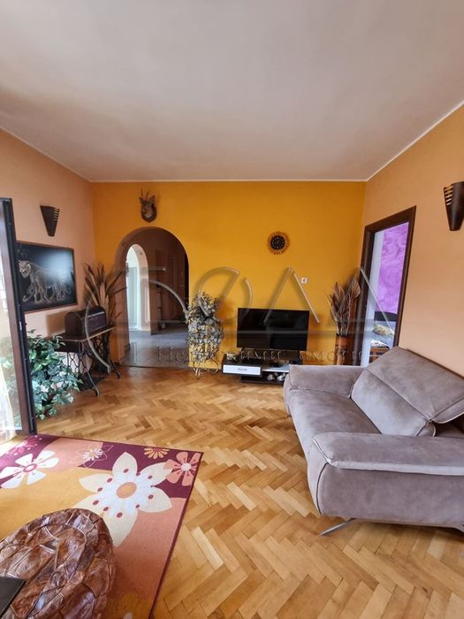 Продава се Тристаен апартамент в Дупница - 100 кв.м за 1200 €/кв.м - Снимка #4