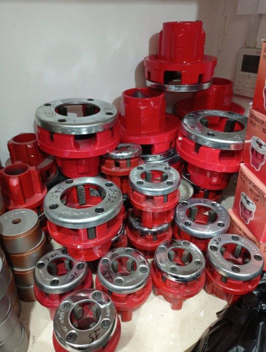 Лерка, метчик, плашка для нарезки резьбы