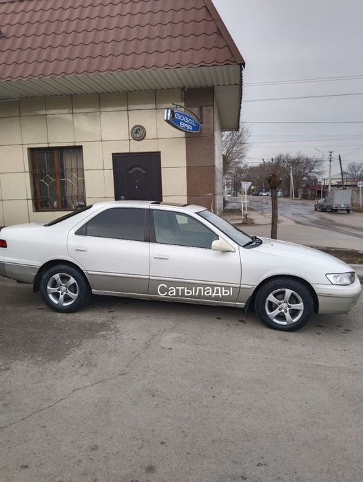 Тойота Камри 20.