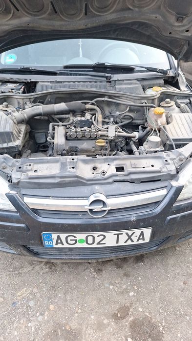 Opel corsa avariat