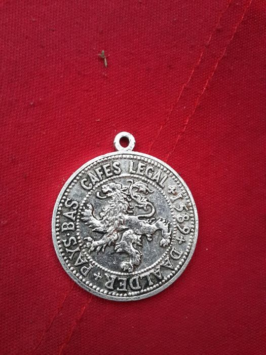 Медальон  украшение