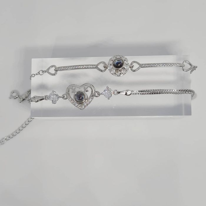 Сребърни гривни със скрито послание