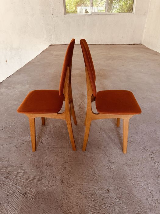 Винтидж скандинавски трапезни столове – Mid Century Modern, 70-те години