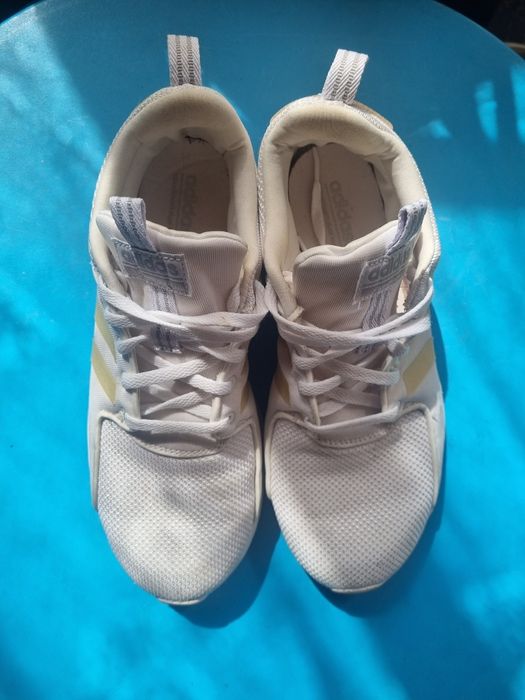 Бели маратонки Adidas