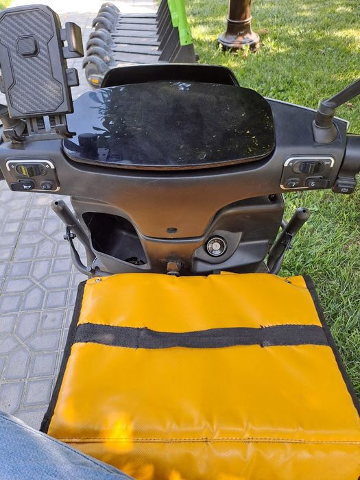 Skuter sotiladi  tezligi 80 ga chiqadi bir zaryadi 100 kmga yetadi