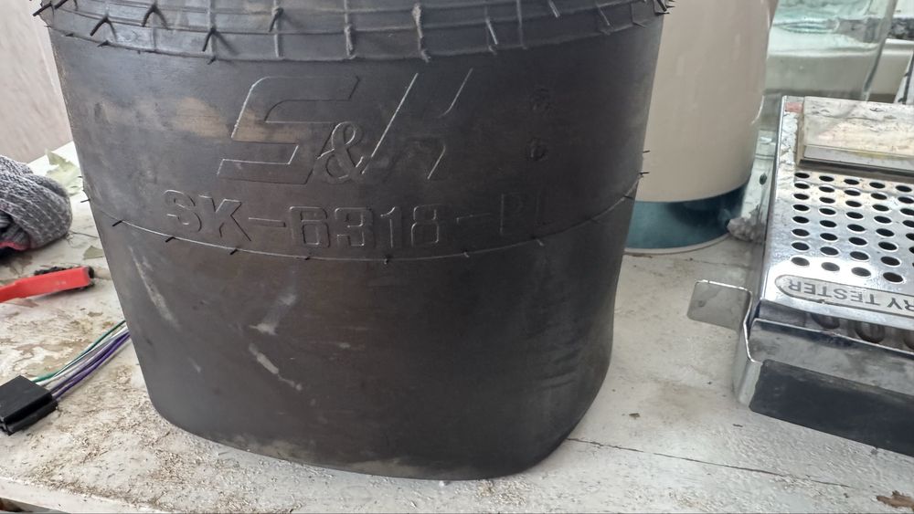 Подушка на прицеп шмитз 6318