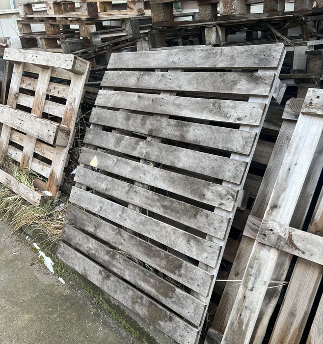 Дървени скари и палети