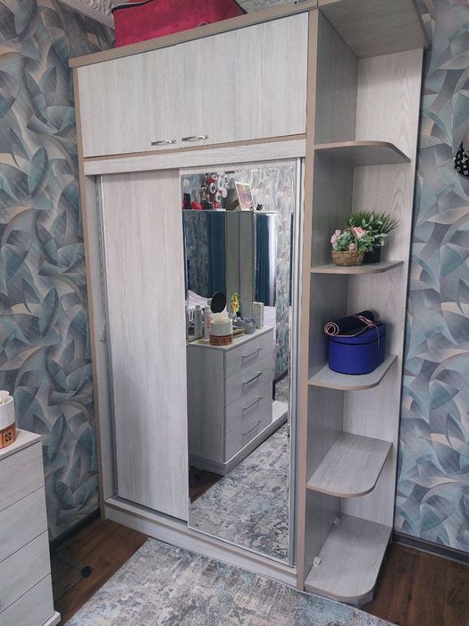 Комплект мебелей срочно продам!