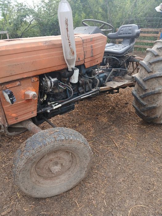 Vand tractoras Leut 445