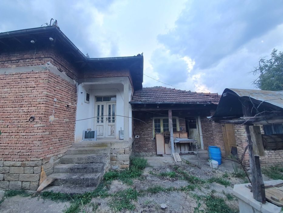 Продава се Къща в с. Козаревец, Област Велико Търново - 100 кв.м за 332 €/кв.м - Снимка #1