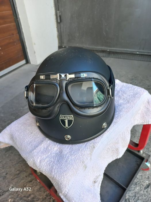 Мото каска половинка с очила