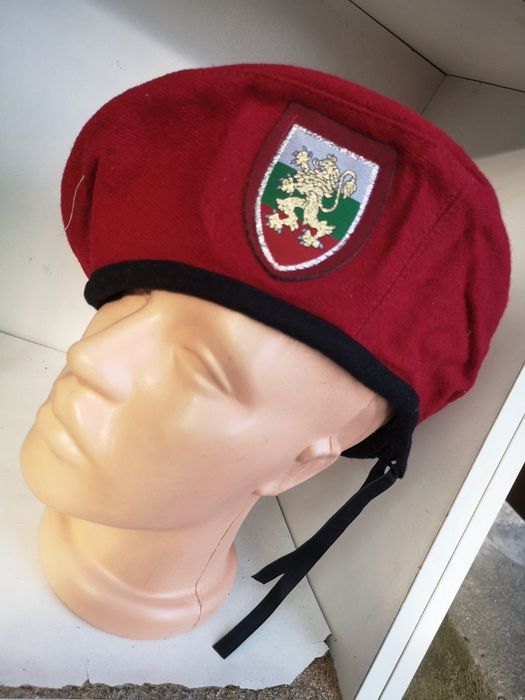 Баретка баретки зелени червени