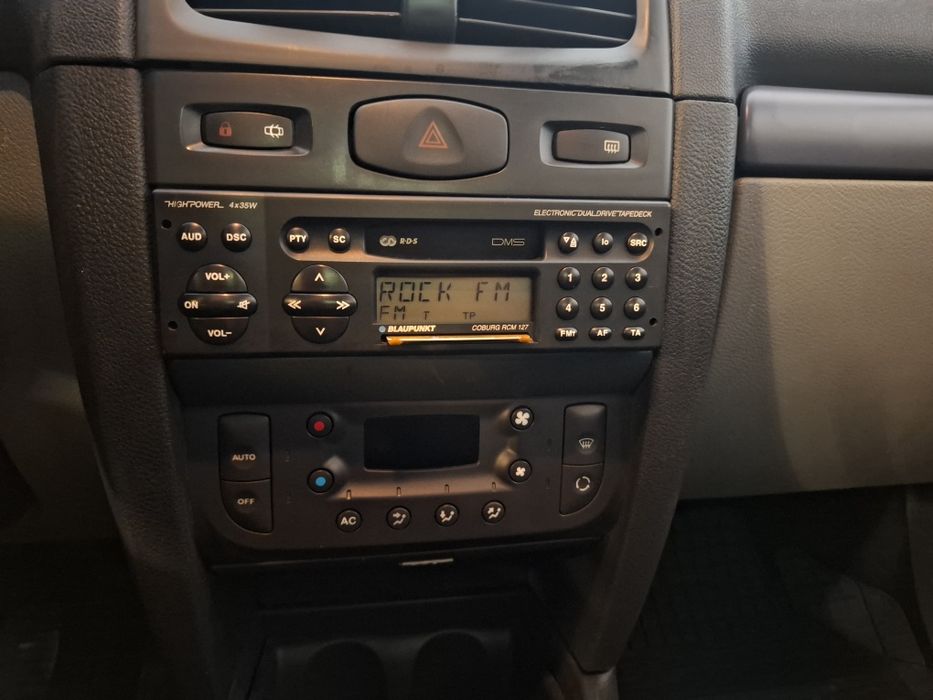 Radio casetofon Blaupunkt Coburg Rcm 127, deosebit, motorizat