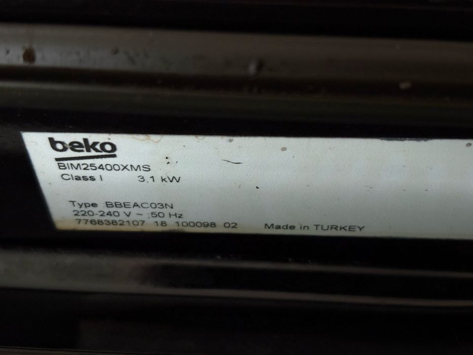 Cuptor Beko BIM25400
