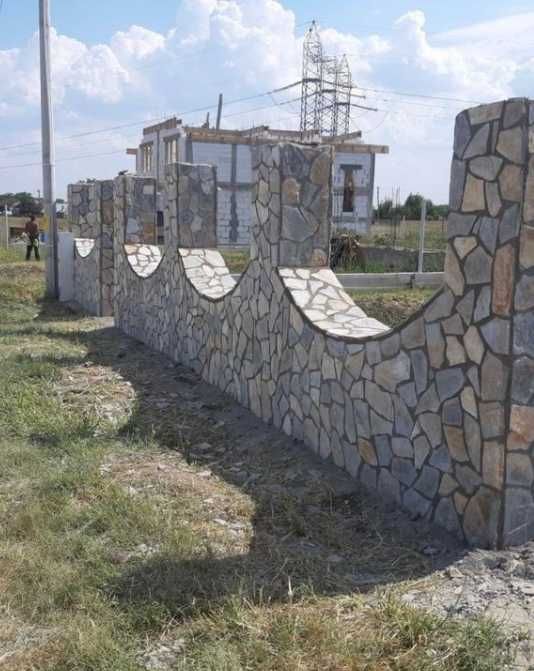 Amenajări cu piatră naturală de munte și montaj inclus