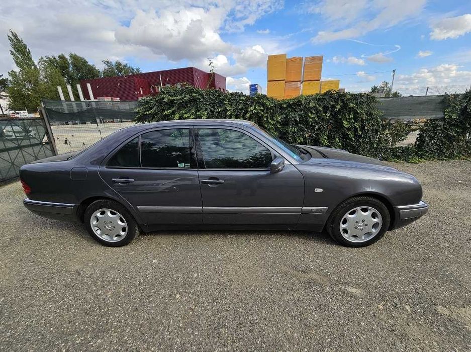 Mercedes E320 Elegance