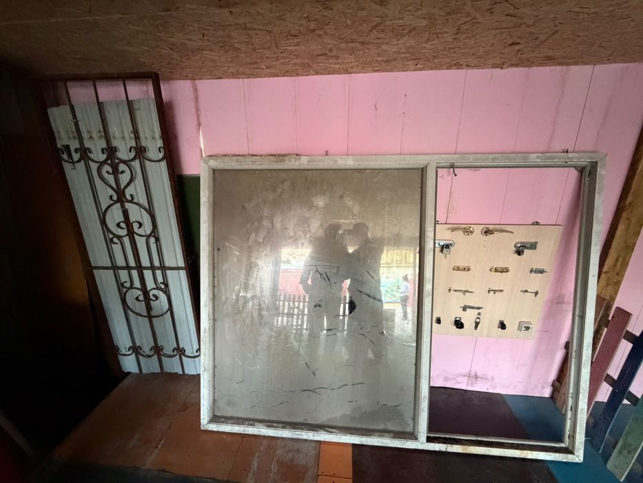Продам пластиковые витражи